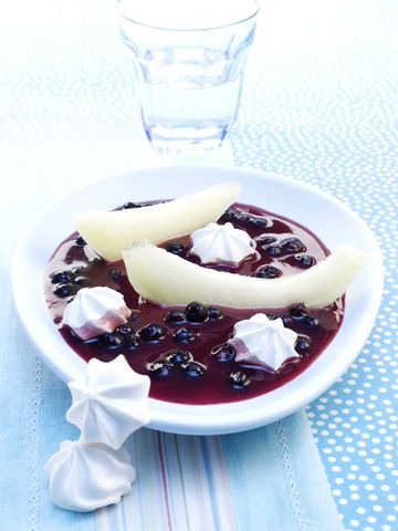 Melonenschiffchen an Blaubeeren