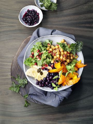 Buddha Bowl mit Blaubeeren