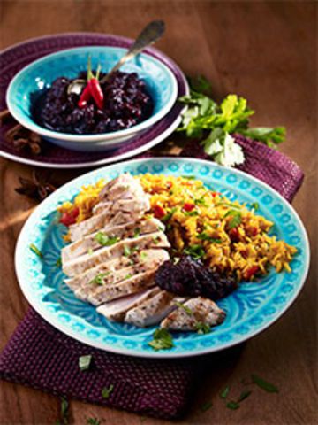 Hähnchenbrust mit Curryreis und Blaubeer- Süßkartoffeldip 